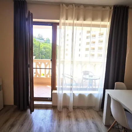 Апартаменты South Bay Beach